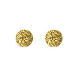 Aretes Mely en forma de platillo con textura elaborado en Oro laminado de AMBAR joyería