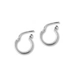 argollas filomena basic de 1.4 cm de diámetro acanaladas elaborados en plata 925 de AMBAR joyería fina