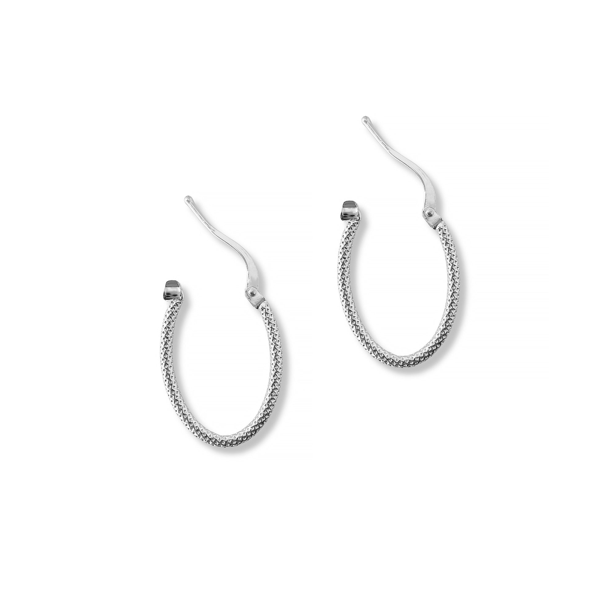 argollas maki ovaladas con textura de 2 cm de alto elaborados en plata 925 de AMBAR joyería fina