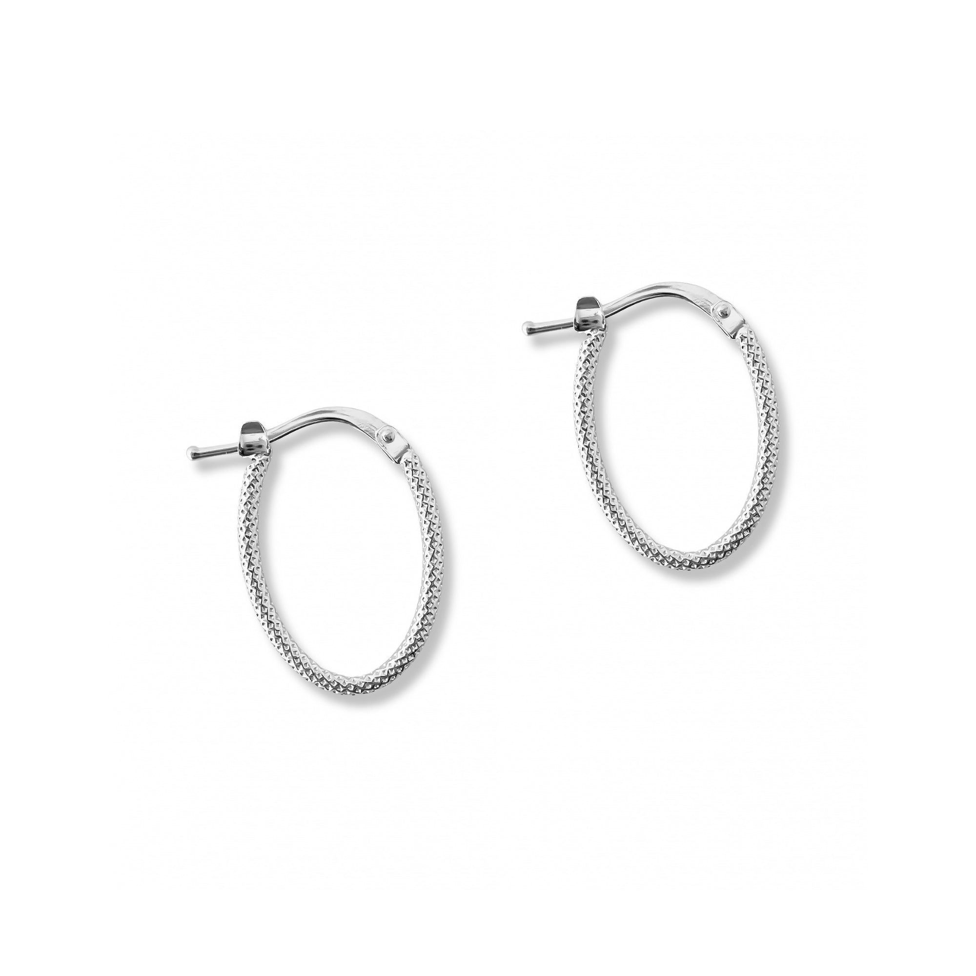 argollas maki ovaladas texturadas de 2 cm de alto elaborados en plata 925 de AMBAR joyería fina