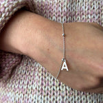 pulsera Inicial A en modelo elaborada en plata 925 de AMBAR joyería