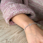 pulsera manito del amor con sistema de ajuste regulable en modelo cerca elaborada en plata 925 de AMBAR Joyería Fina