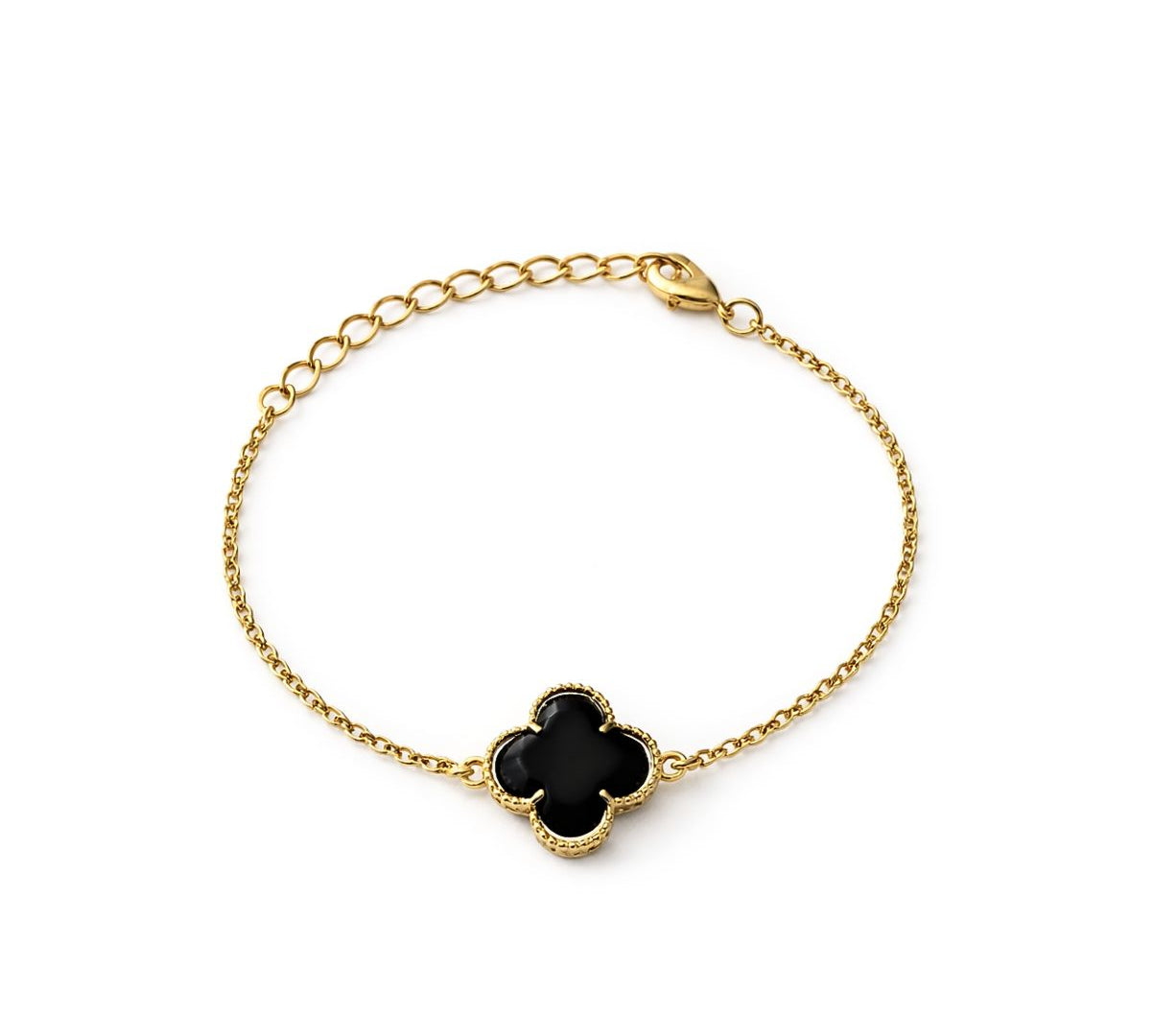 Pulsera de oro laminado con dijes de flor de cuatro pétalos texturizados y centros de color negro brillante sobre fondo blanco.