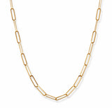 Collar de cadena tipo clip plano y rectangular fabricado en plata 925 con baño de oro 18k sobre fondo blanco.