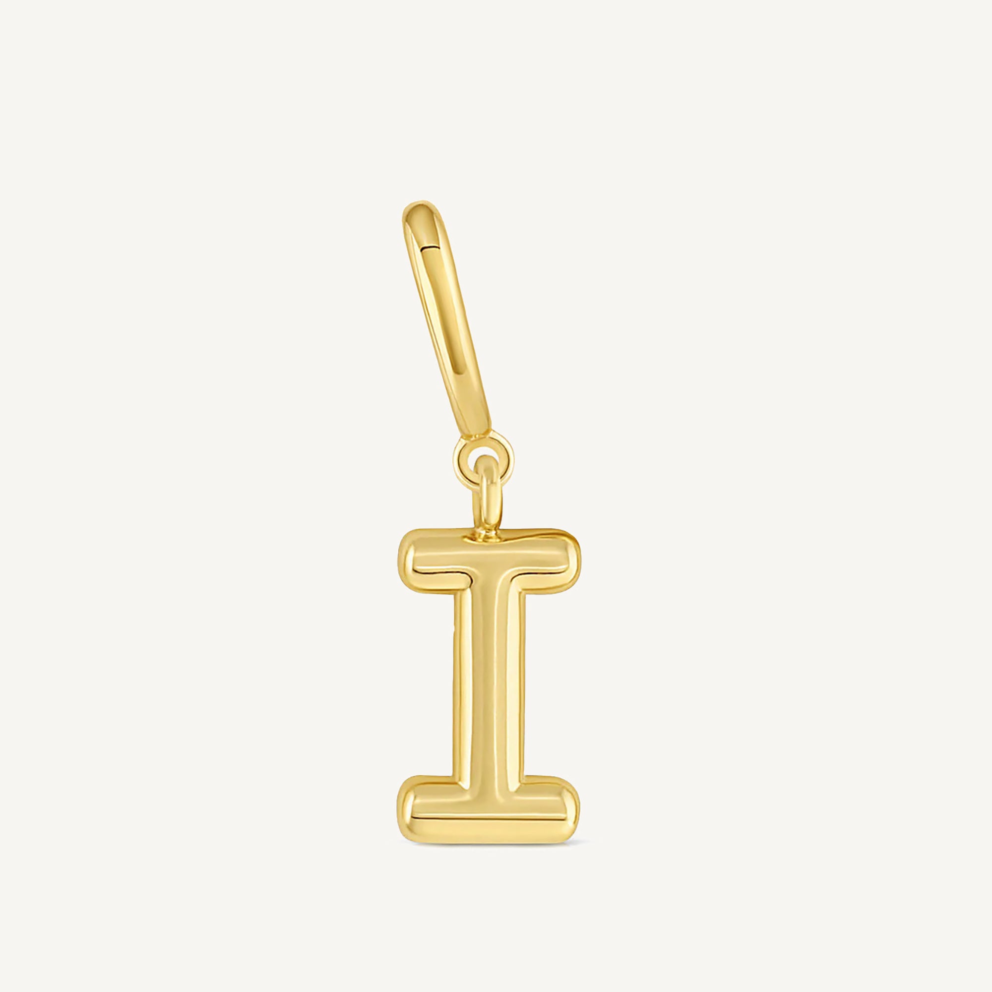 Dije Inicial letra i con broche bisagra enchapado en oro 18k de AMBAR joyeria fina