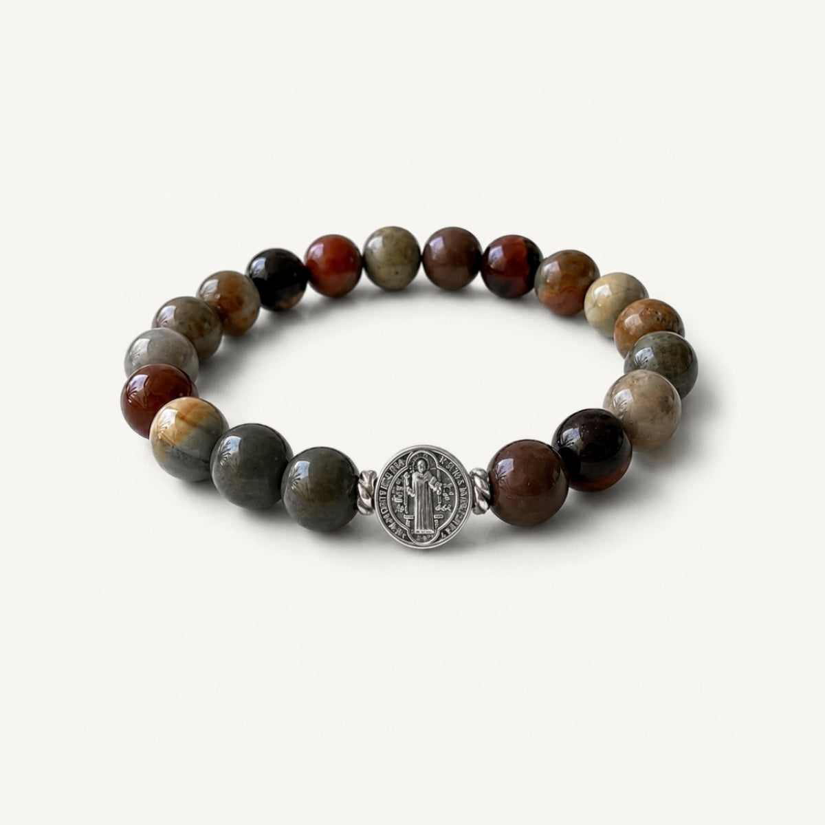 Pulsera San Benito Grand Jaspe con piedra jaspe natural de 10 mm y dije de San Benito en plata 950.