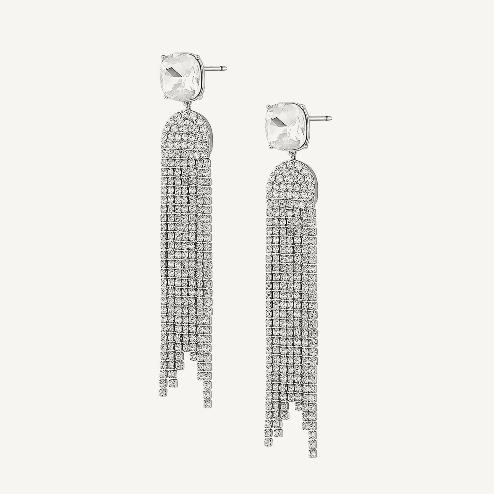 Arete  kingston con cristales enchapado en rodio de AMBAR Joyería Fina