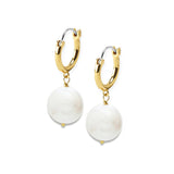 argollas Reese Perla Huggies enchapado en oro de 18K de AMBAR Joyería Fina