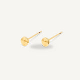 Aretes modernos Chloe Mini enchapado en oro de 18K de AMBAR Joyería Fina