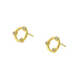 Aretes July esfera calada con cristales de lado elaborada en oro laminado de AMBAR joyería