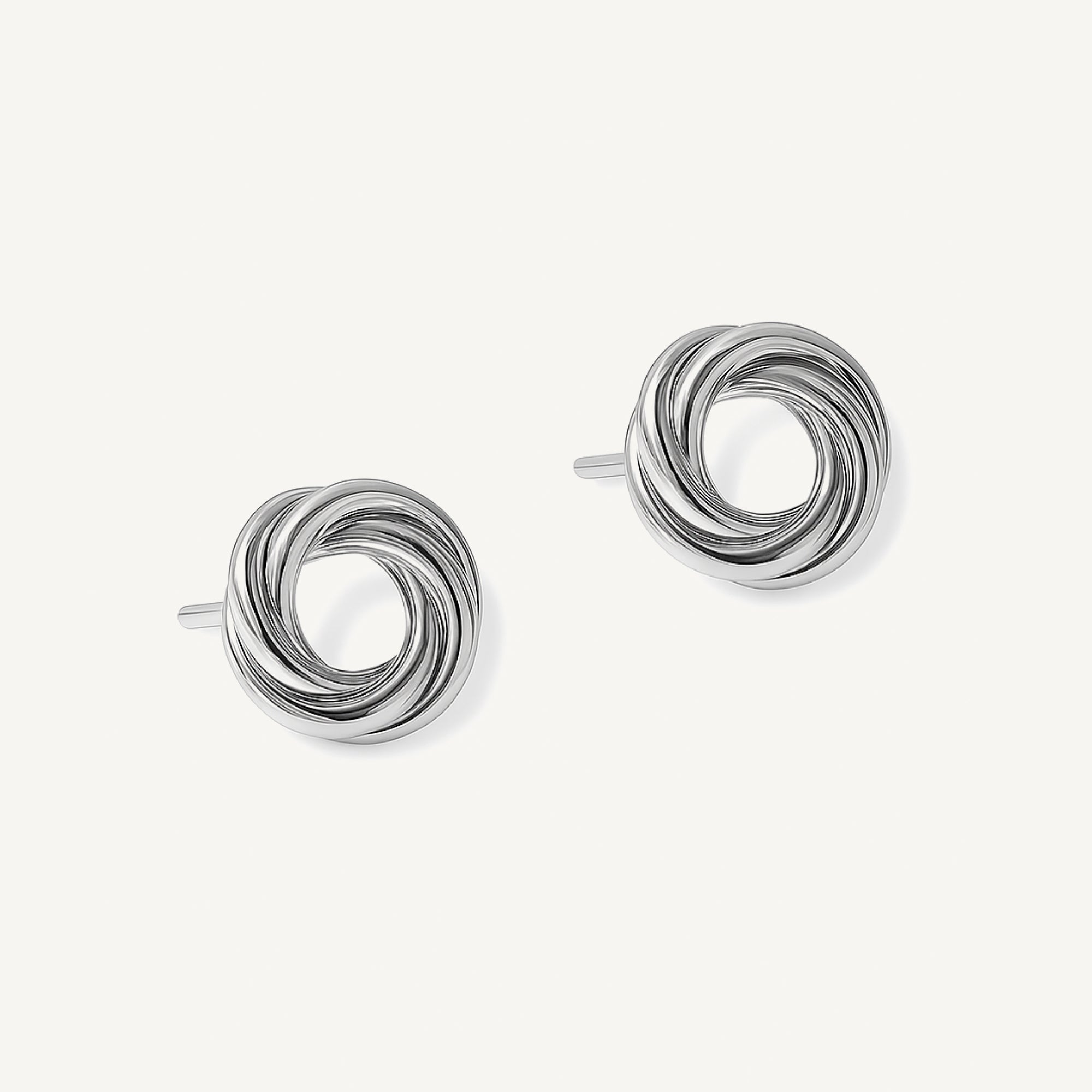 aretes nudo plano de  1.2  cm elaborados en plata 925 de AMBAR joyería fina