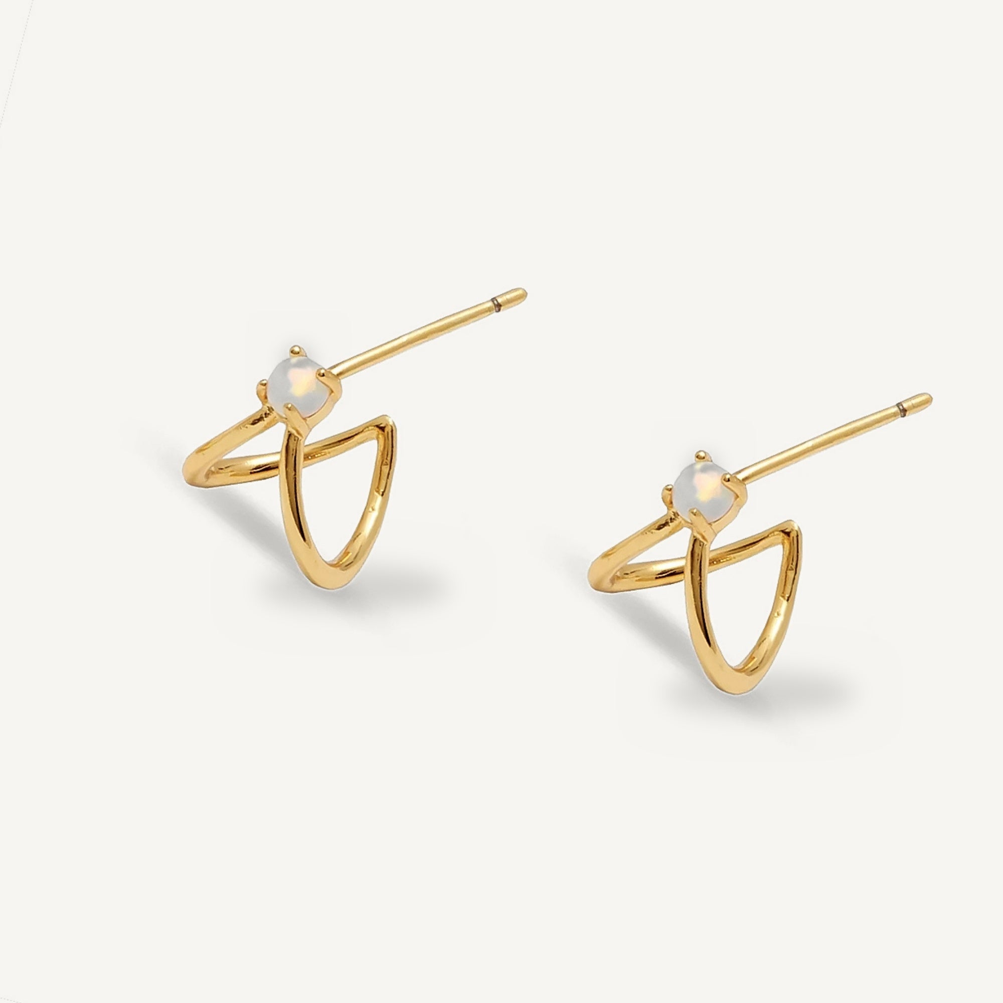Aretes opalo enchapado en oro de 18K de AMBAR Joyería Fina