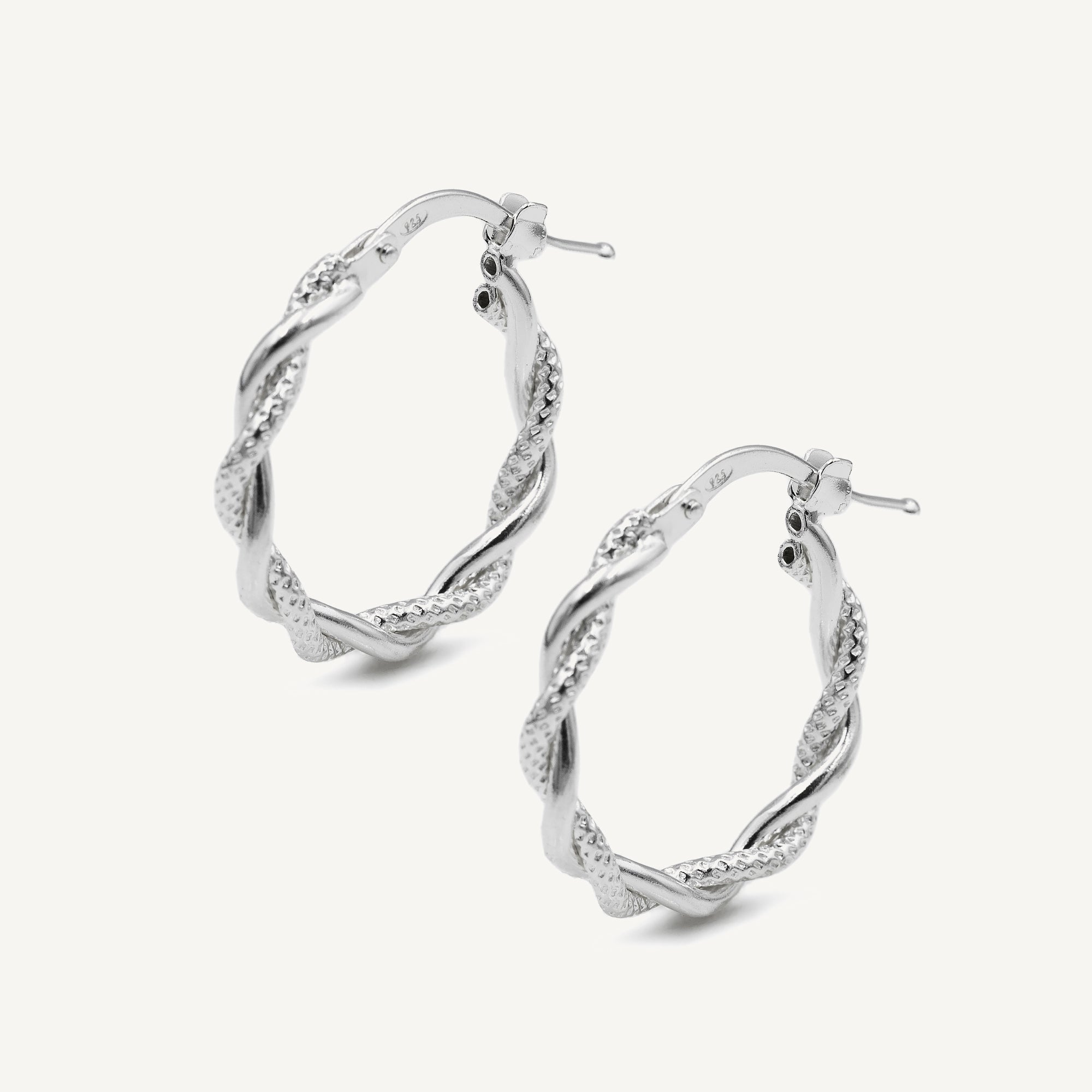 Argollas Filomena 2.4cm textura cordón Plata 925 de AMBAR Joyería Fina