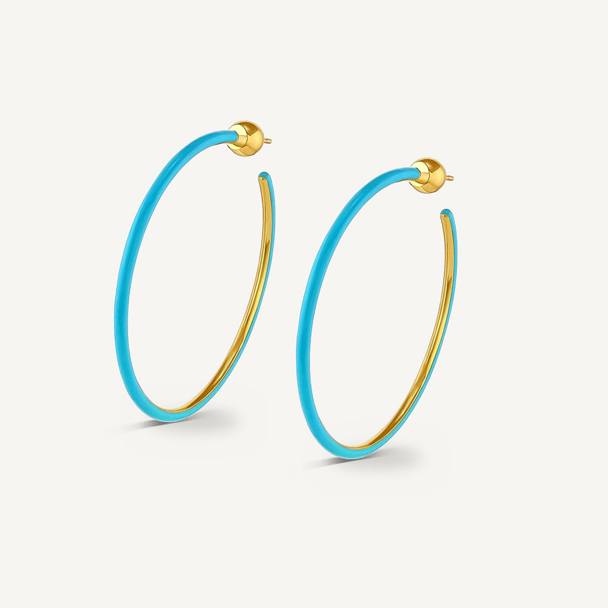 Aretes Lanai large turquesa enchapado en oro de 18K de AMBAR Joyería Fina