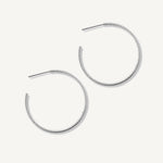 argollas maki de 3 cm texturada elaborados en plata 925 de AMBAR joyería fina