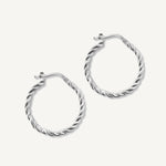 argollas filomena de 2.4 cm diseño cordón elaborados en plata 925 de AMBAR joyería fina