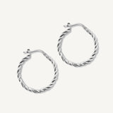 argollas filomena de 2.4 cm diseño cordón elaborados en plata 925 de AMBAR joyería fina