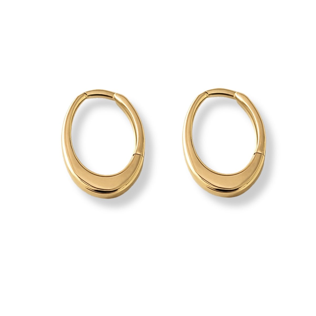 Aretes de argolla ovalada, lisas, en acabado de oro laminado de AMBAR joyería