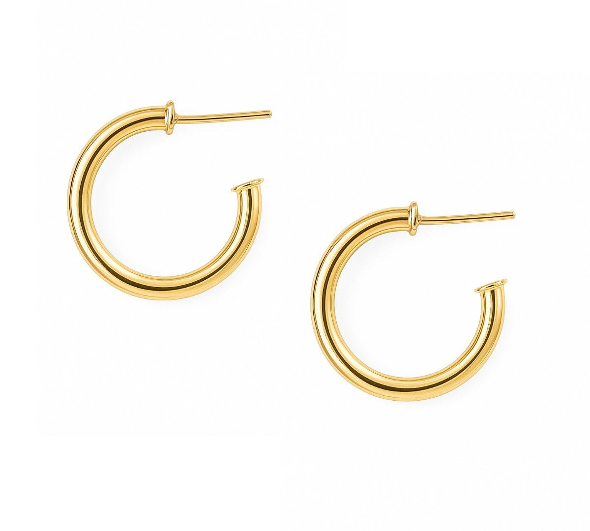 Argollas modelo Miranda de 2 cm, diseño tubo liso brillante, en oro laminado