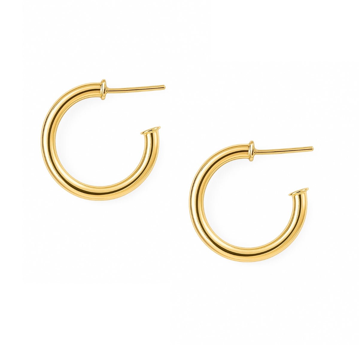 Argollas modelo Miranda de 2 cm, diseño tubo liso brillante, en oro laminado