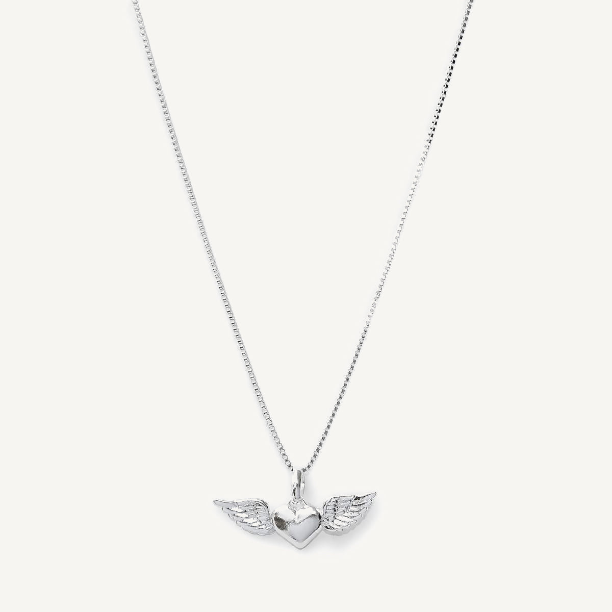 collar corazon alado simbolo del amor elaborado en plata 925 de AMBAR joyería