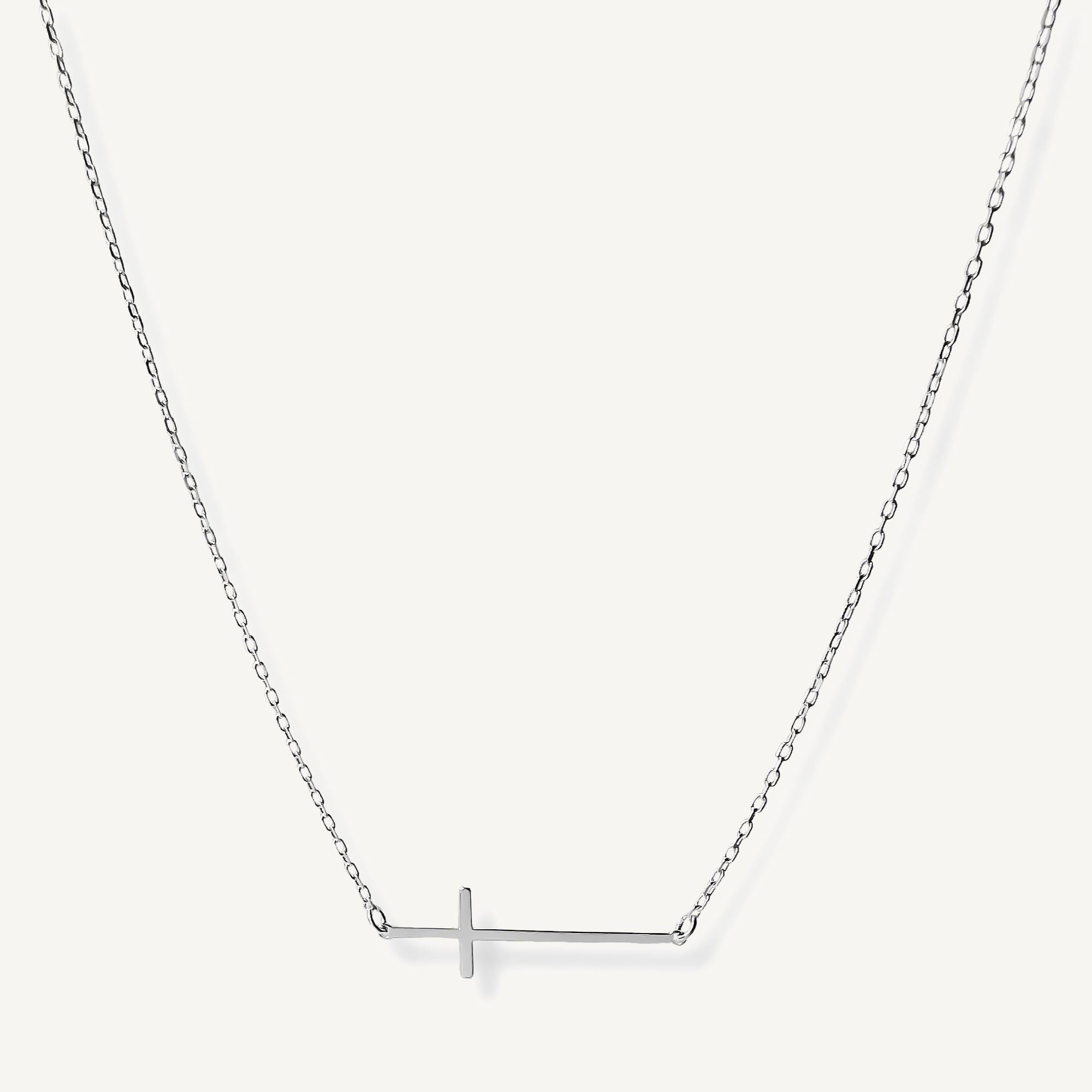Collar Cruz Lisa de plata 925 de AMBAR Joyería Fina