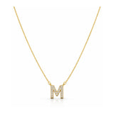 Collar con Inicial M de plata 925 enchapada en Oro 18k y circonitas brillantes.