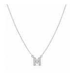 Collar con Inicial M de plata 925 enchapada en rodio y circonitas brillantes.