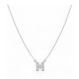 Collar con Inicial M de plata 925 enchapada en rodio y circonitas brillantes.