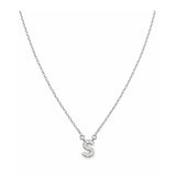 Collar con Inicial S de plata 925 enchapada en rodio y circonitas brillantes.
