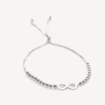 pulsera infinito al detalle con sistema regulable que se ajusta a cualquier muñeca elaborada en plata 925 de AMBAR Joyería 