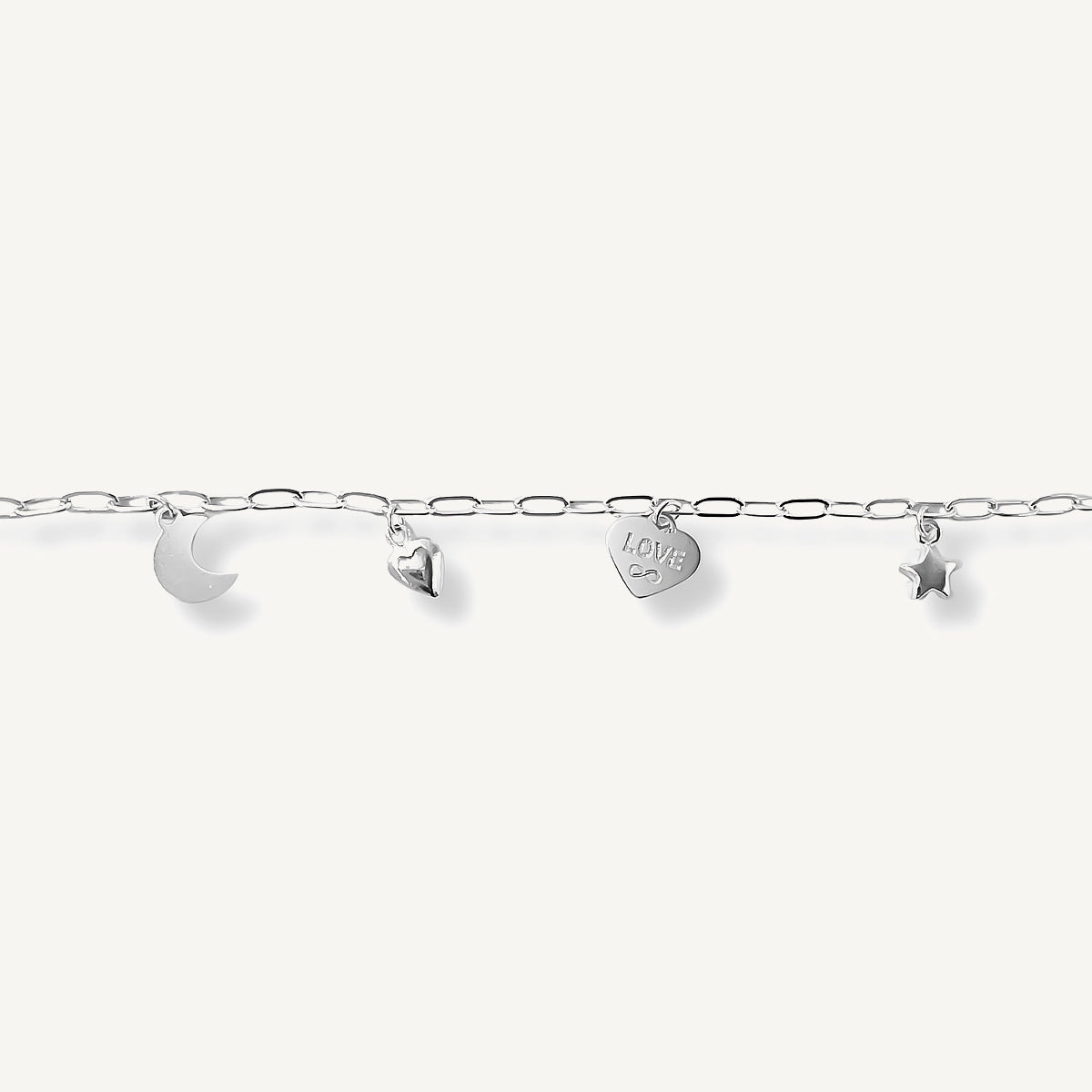 pulsera divertida con dijes de corazon al detalle diseño moderno elaborado en plata 925 de AMBAR joyería