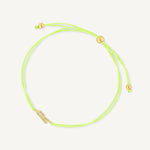 Pulsera hilo amarillo con letra c enchapada en oro 18K de AMBAR joyería fina