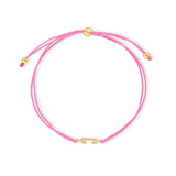 Pulsera hilo fuccia con inicial  c enchapada en oro 18K de AMBAR joyería fina