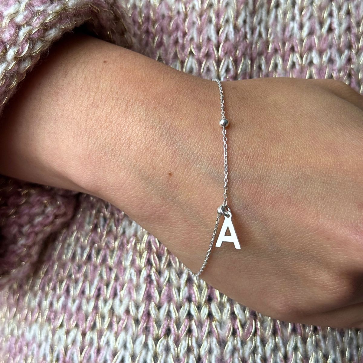 pulsera Inicial A en modelo elaborada en plata 925 de AMBAR joyería