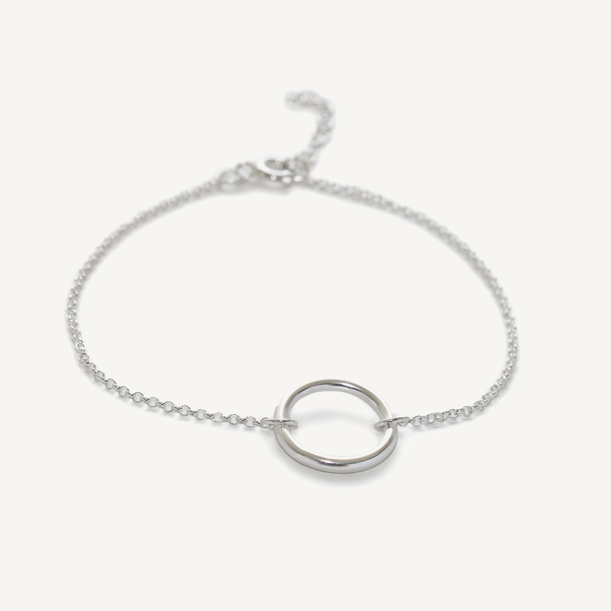 Pulsera Karma Argollada de plata 925 de AMBAR Joyería Fina