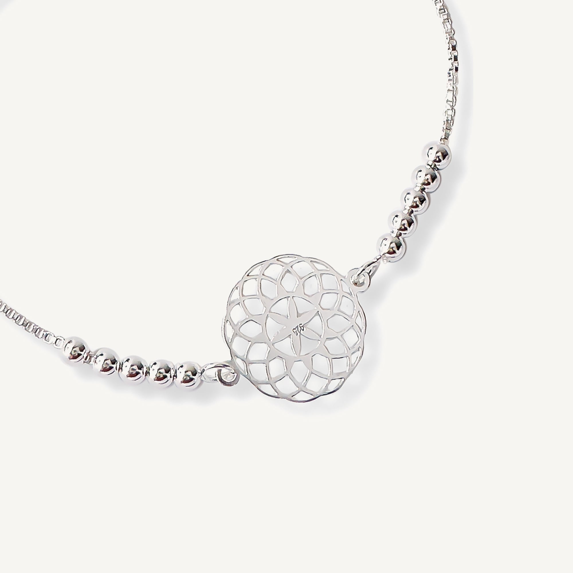 pulsera mandala florecer al detalle con sistema regulable  elaborada en plata 925 de AMBAR Joyería Fina