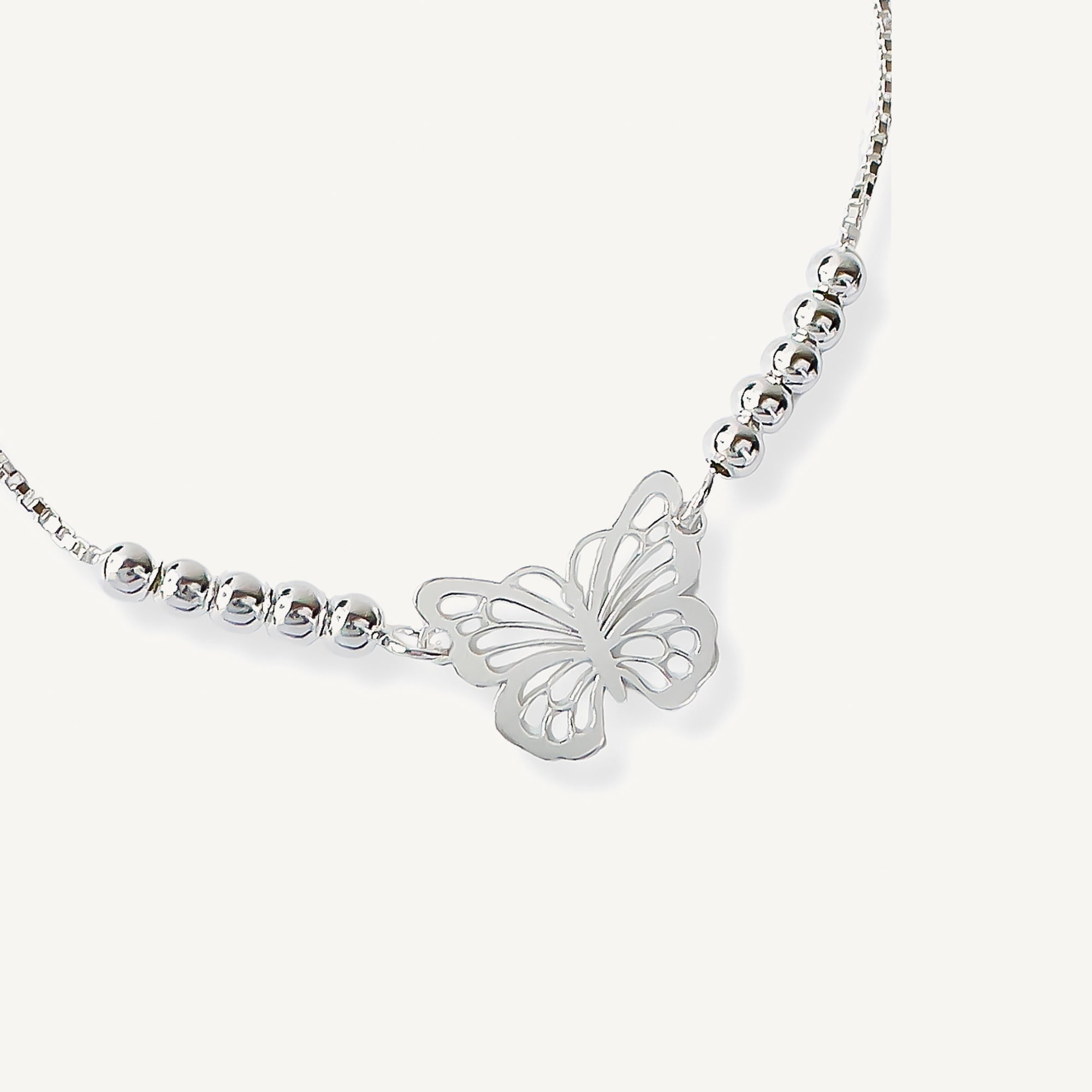 pulsera mariposa al detalle con sistema  regulable plata 925 elaborada en plata 925 de AMBAR Joyería Fina