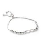 pulsera infinito con sistema regulable que se ajusta a cualquier muñeca elaborada en plata 925 de AMBAR Joyería 