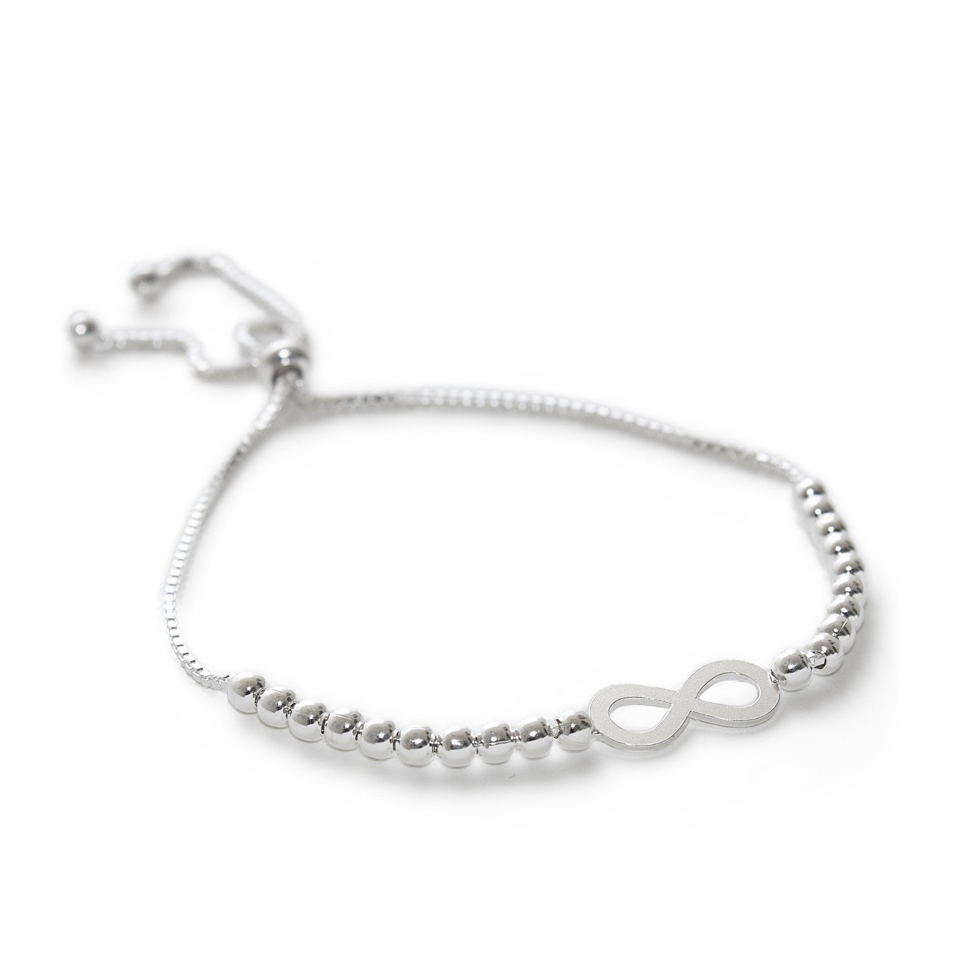 pulsera infinito con sistema regulable que se ajusta a cualquier muñeca elaborada en plata 925 de AMBAR Joyería 