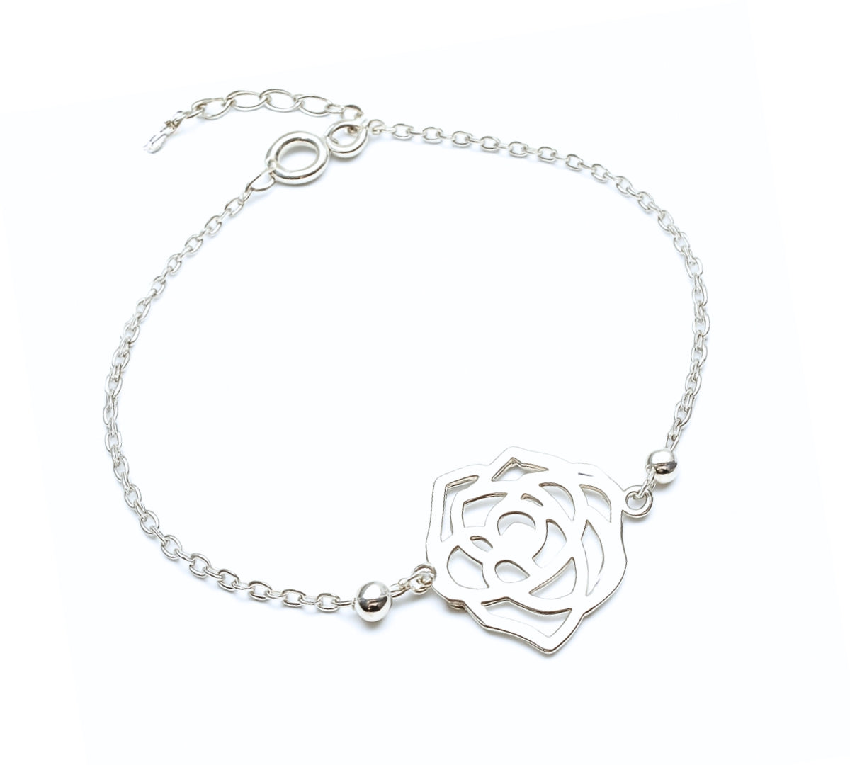 Pulsera de Plata 925 con diseño de rosa calada, longitud ajustable de 18 cm a 21 cm.