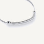 Pulsera serpentina al detalle con sistema regulable ideal para todo los días sistema regulable elaborado en plata 925 de AMBAR joyeria